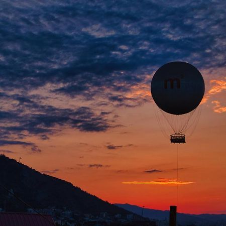 Metekhi View Hotel Тбилиси Экстерьер фото