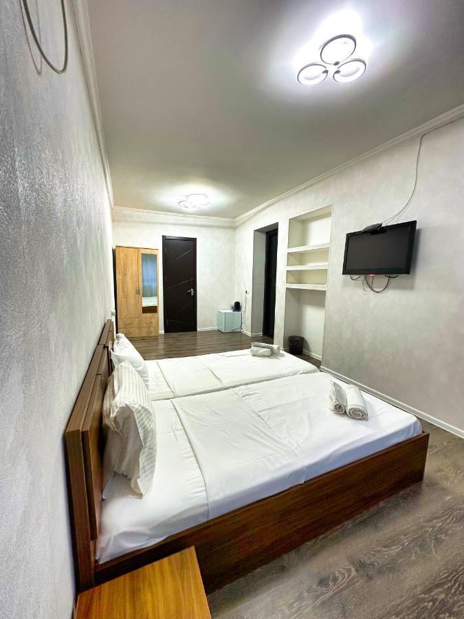 Metekhi View Hotel Тбилиси Экстерьер фото