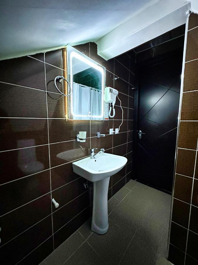 Metekhi View Hotel Тбилиси Экстерьер фото
