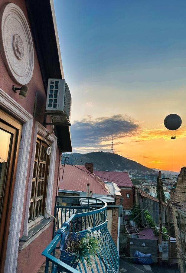 Metekhi View Hotel Тбилиси Экстерьер фото